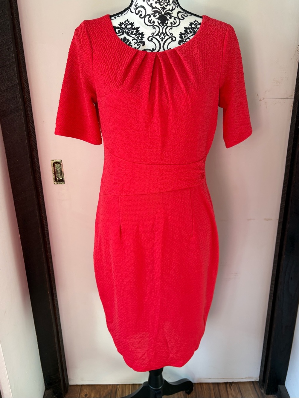 Ellen Tracy Coral-Red Pleated Bateau Neckline Midi Sheath Dress Size 8